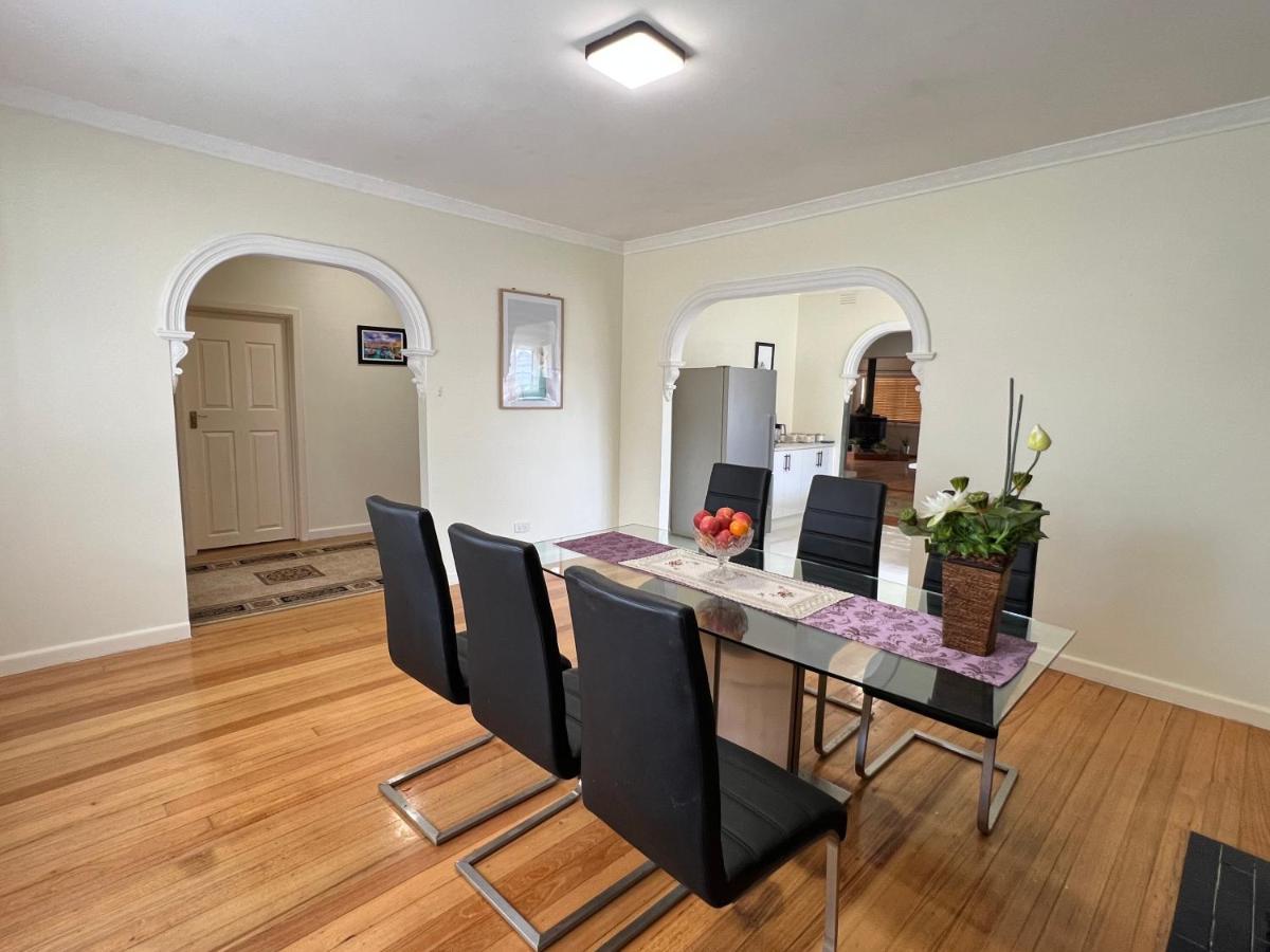 Cosy 4Br Home 15 Minutes Away From Melbourne Airport St Albans Exterior foto